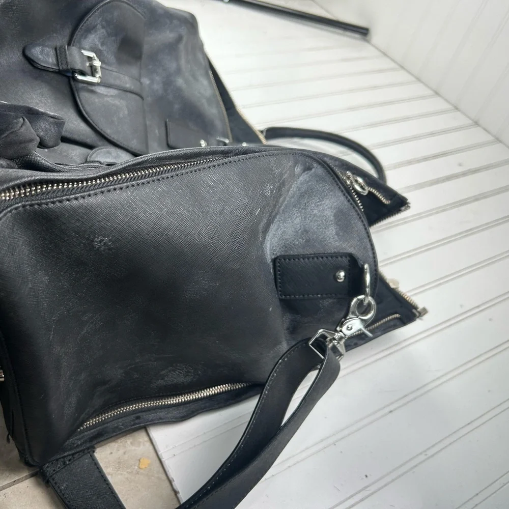 Hook + Albert Black Leather Weekender Garment Bag Unisex $590